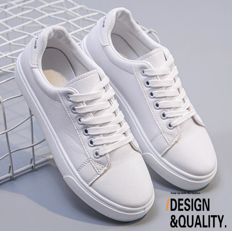 2024 primavera e outono novo couro plano branco sapatos únicos femininos moda pequenos sapatos brancos esportes sapatos casuais sapatos de tabuleiro womom